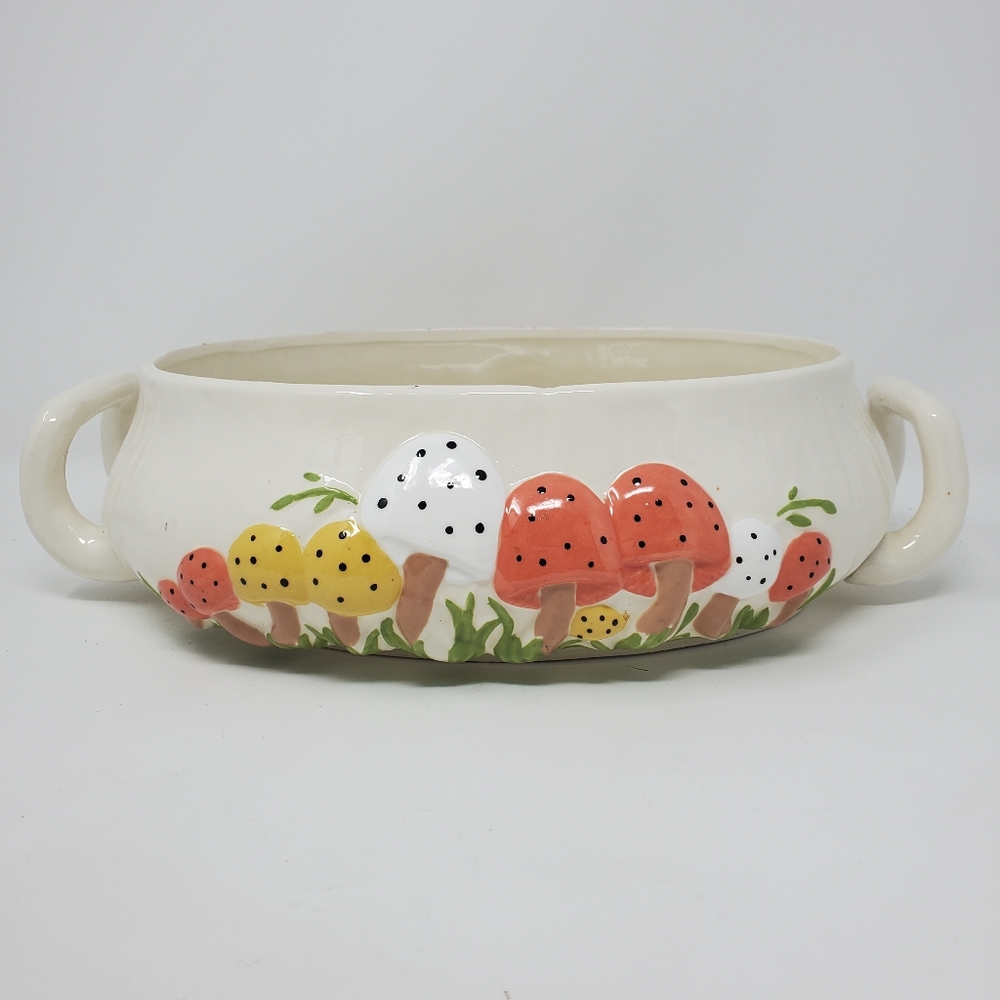 VTG Arnel's Mushroom Casserole Dish
